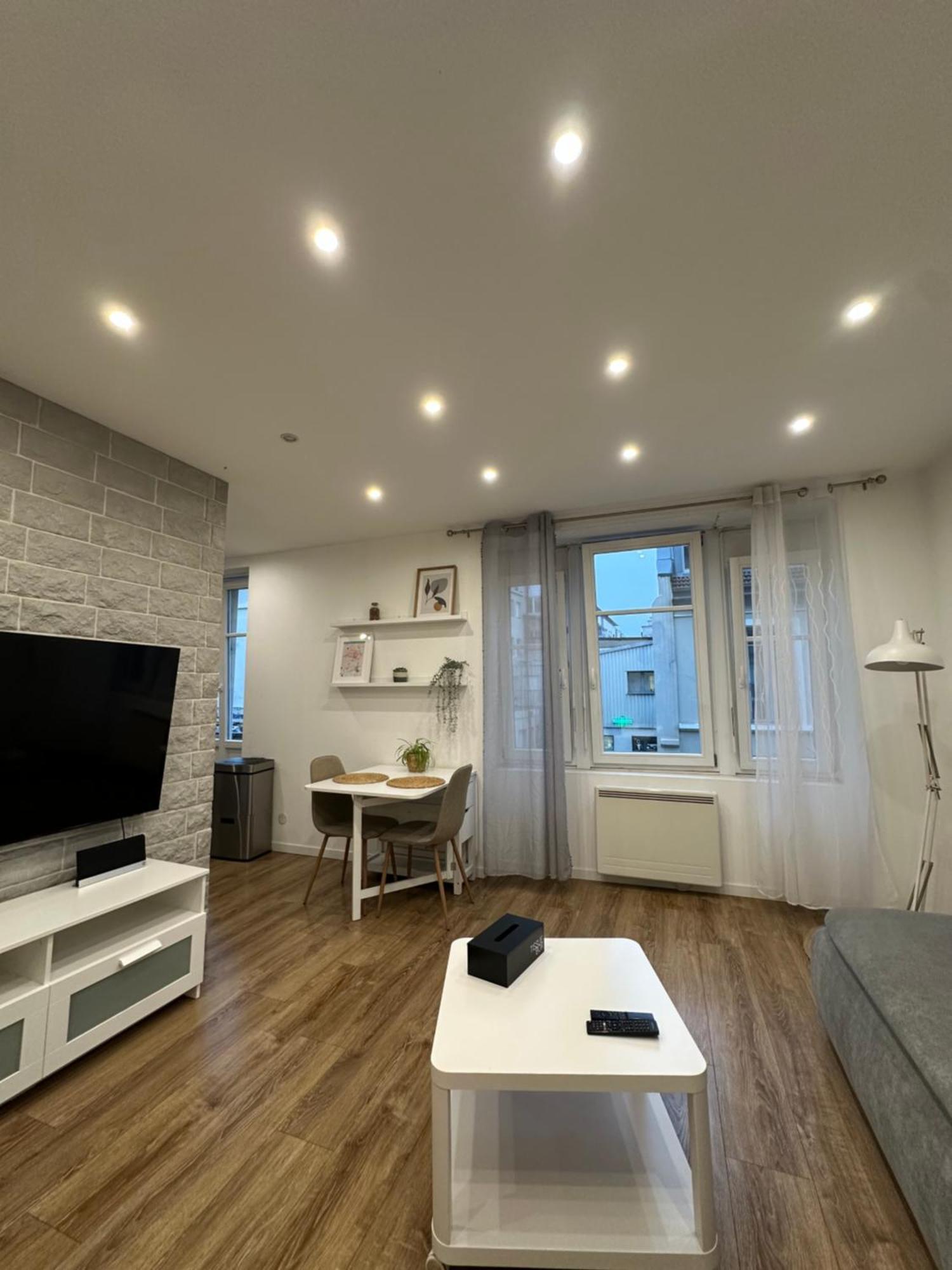 #2 Très Beau T3 1er étage tout confort, neuf, Mulhouse centre Esterno foto